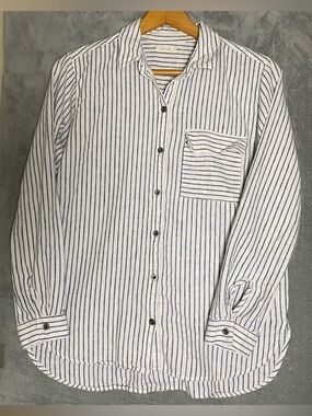 sneak peak navy and white linen blend striped shirt long sleeve beach summer M